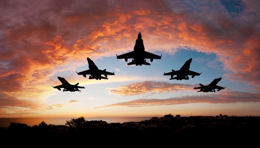 Air-Force-Fighters-Flying-During-Sunset