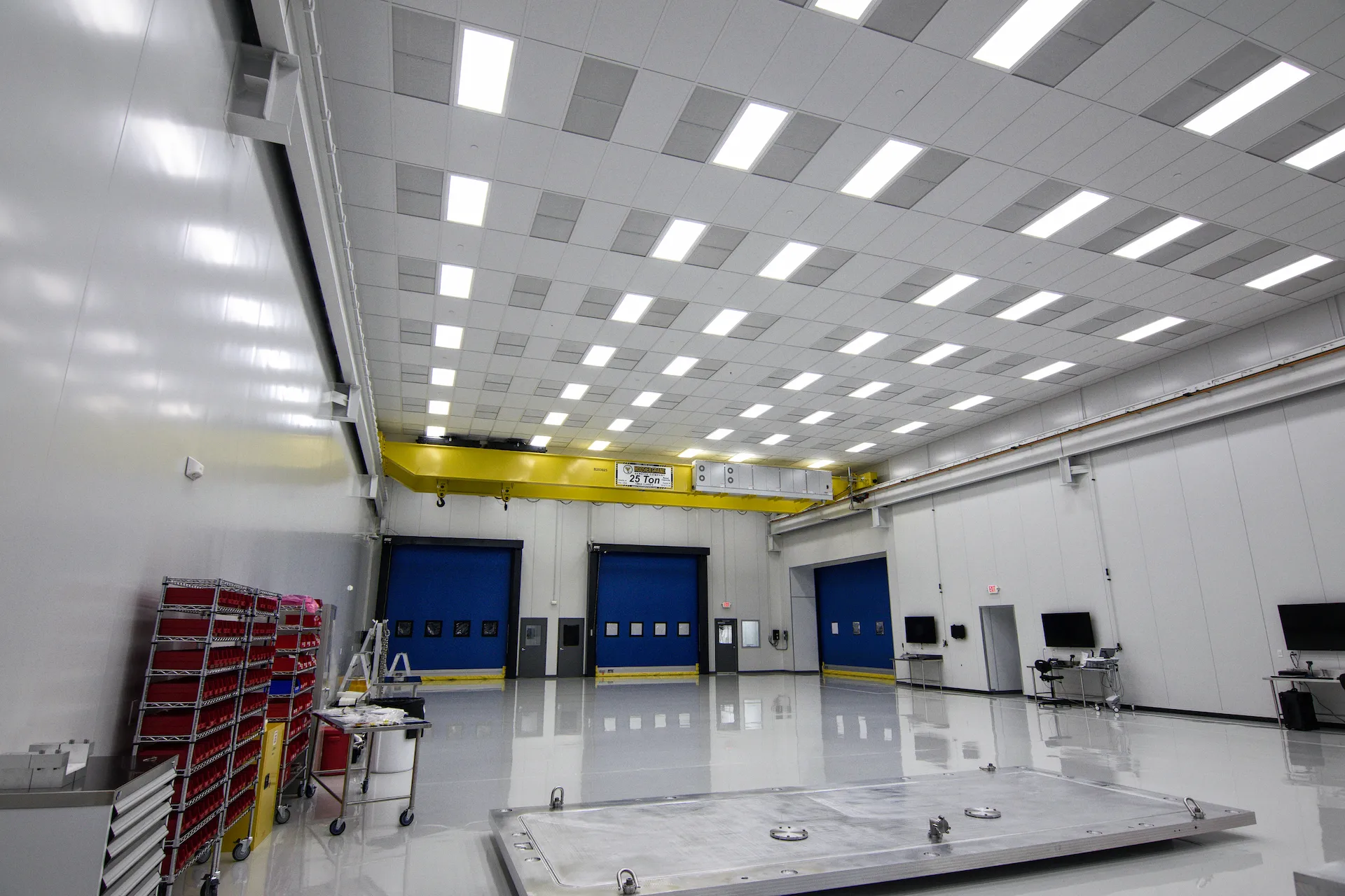 Major Tool Cleanroom crane integration 3